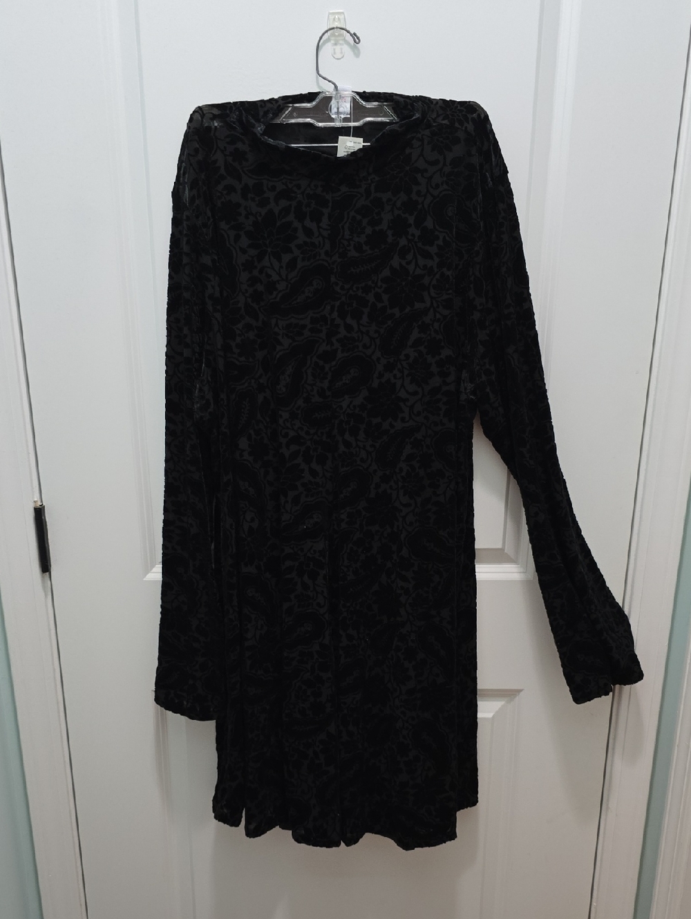 Old Navy Black Velvet Burnout Long Sleeve Dress Size 3X